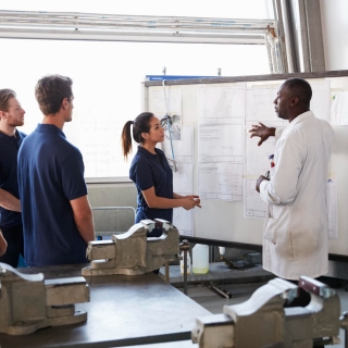 Treinamento em mandrilamento técnico Santo André Treinamento em torneamento CNC Sorocaba Curso de fresamento CNC avançado Guarulhos